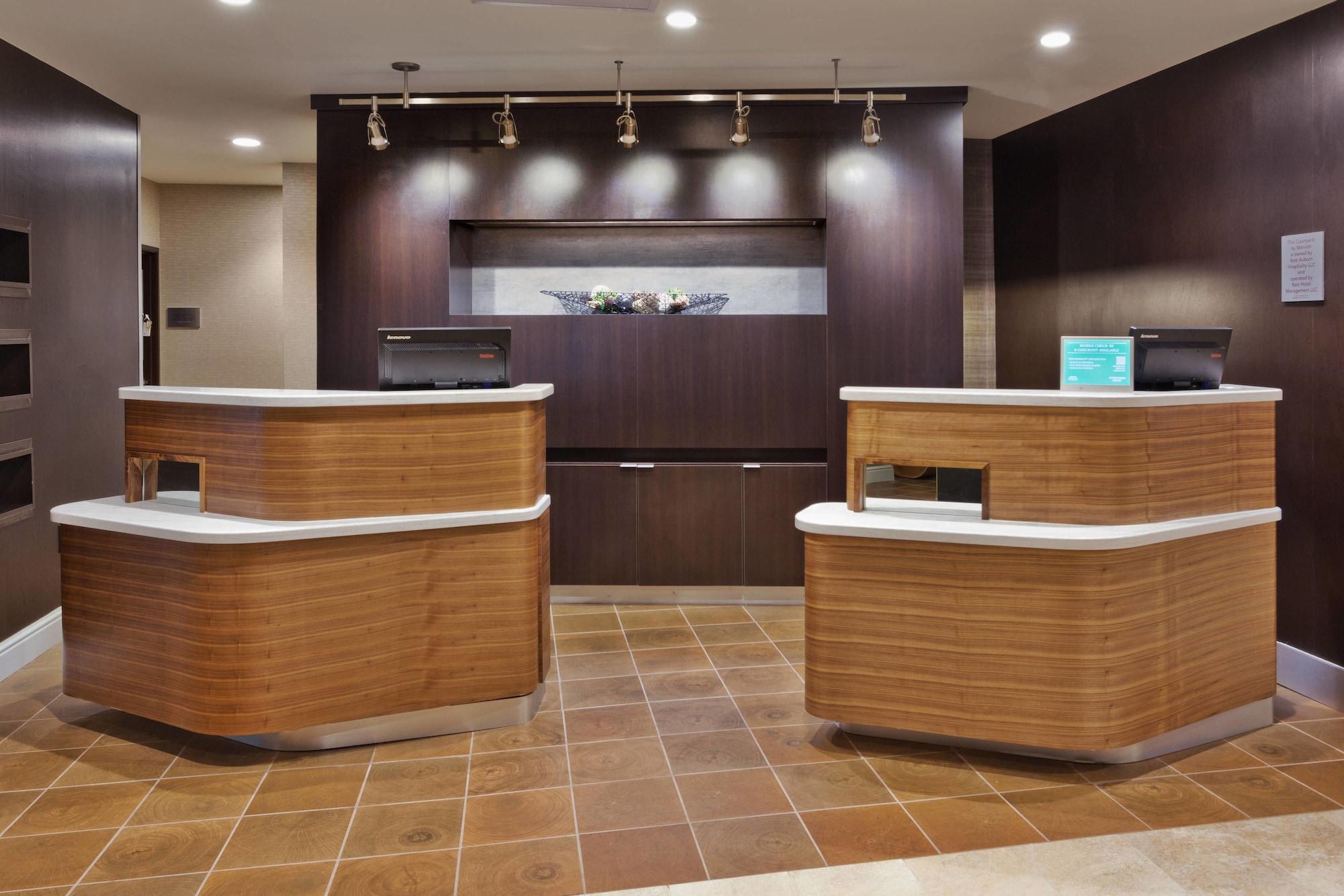 Courtyard By Marriott Burlington-oakville