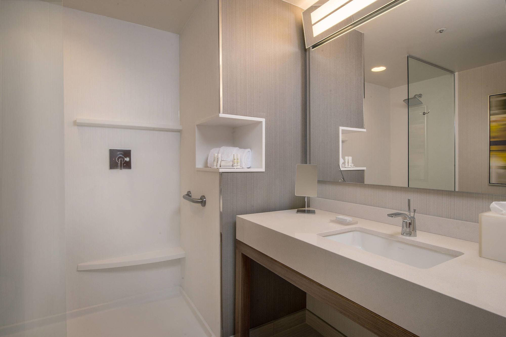 Courtyard By Marriott Burlington-oakville 3* Burlington